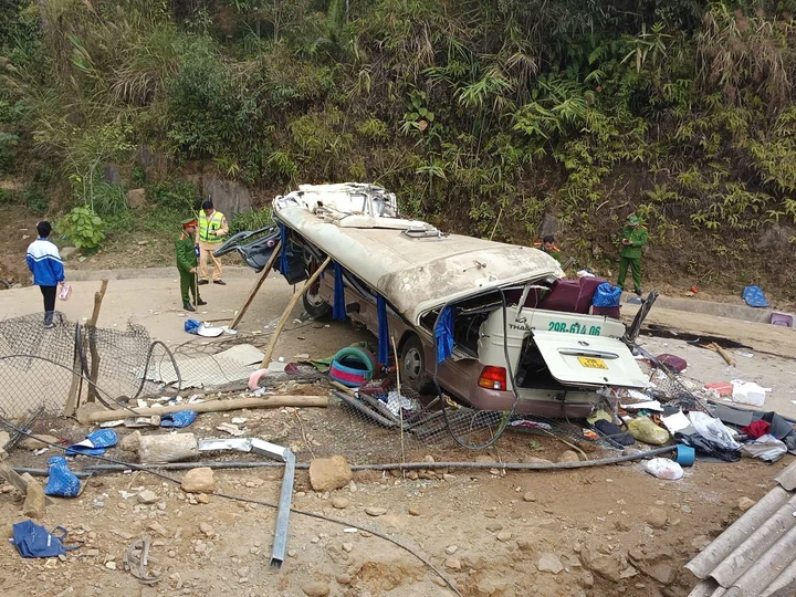 Đoàn xe từ thiện bị lật khiến 9 người tử vong, 9 người bị thương.