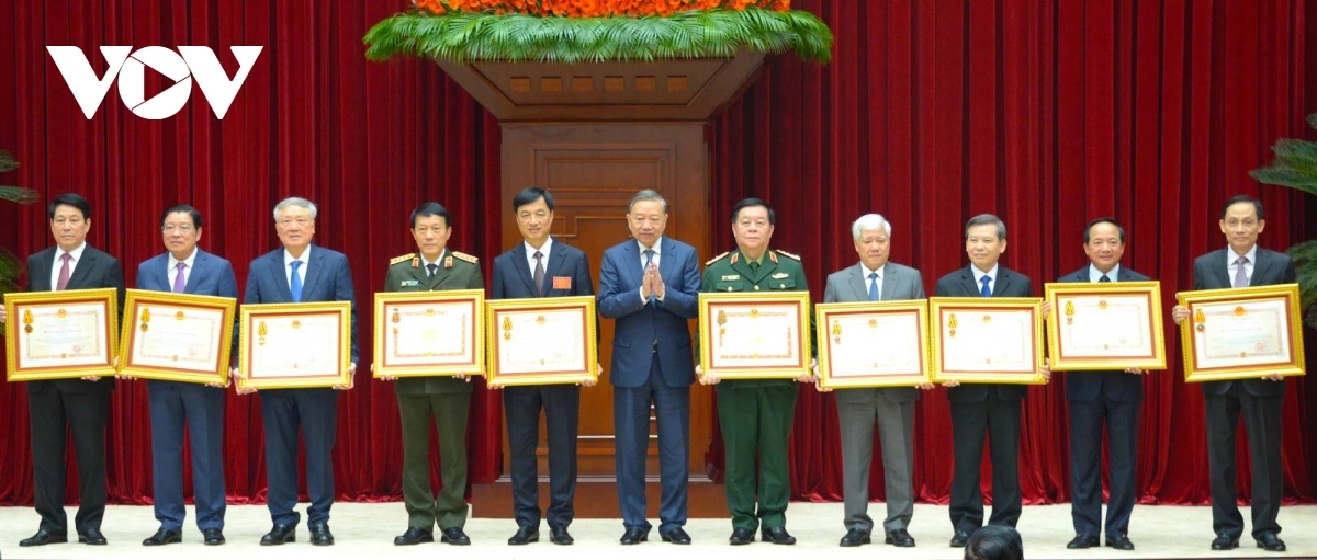 tong bi thu to lam phong chong tham nhung phai thuong xuyen, lien tuc hinh anh 3